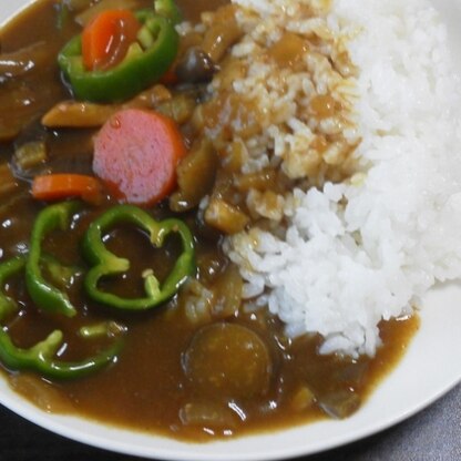 今日は暑かったのでカレーが食べたくなりました(^o^)ニンニクでスタミナ満点!美味しく頂きました(^-^)v